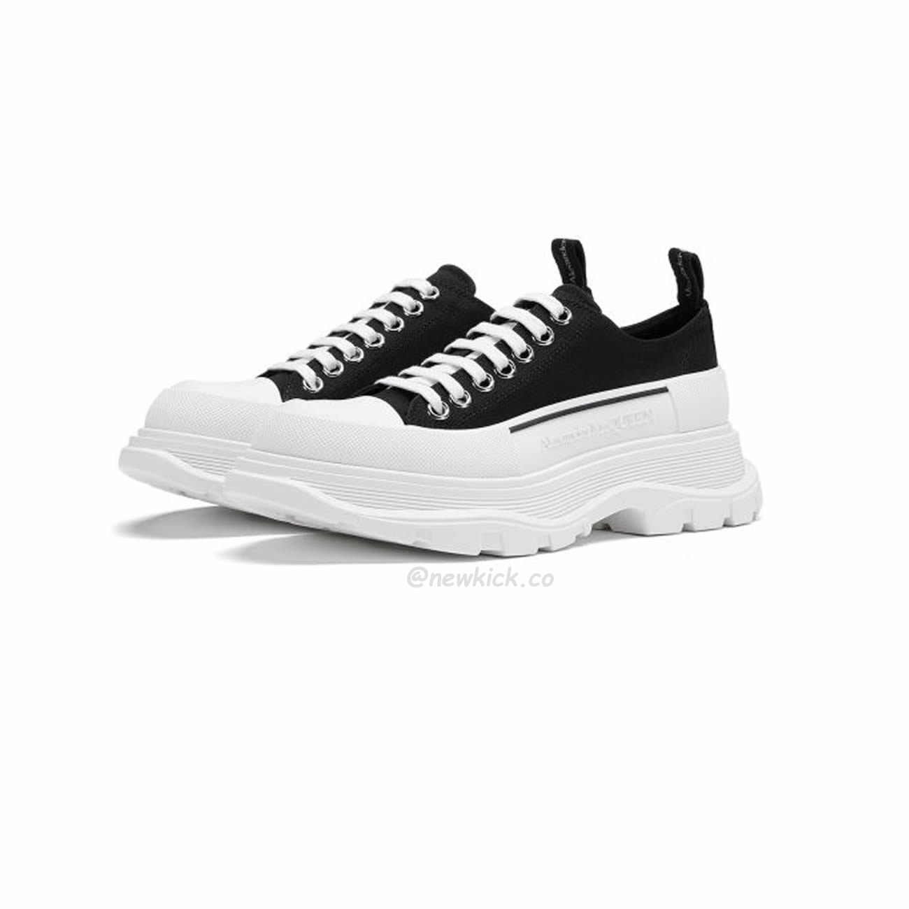 Alexander Mcqueen Tread Slick Low Lace Up Black White (16) - newkick.app